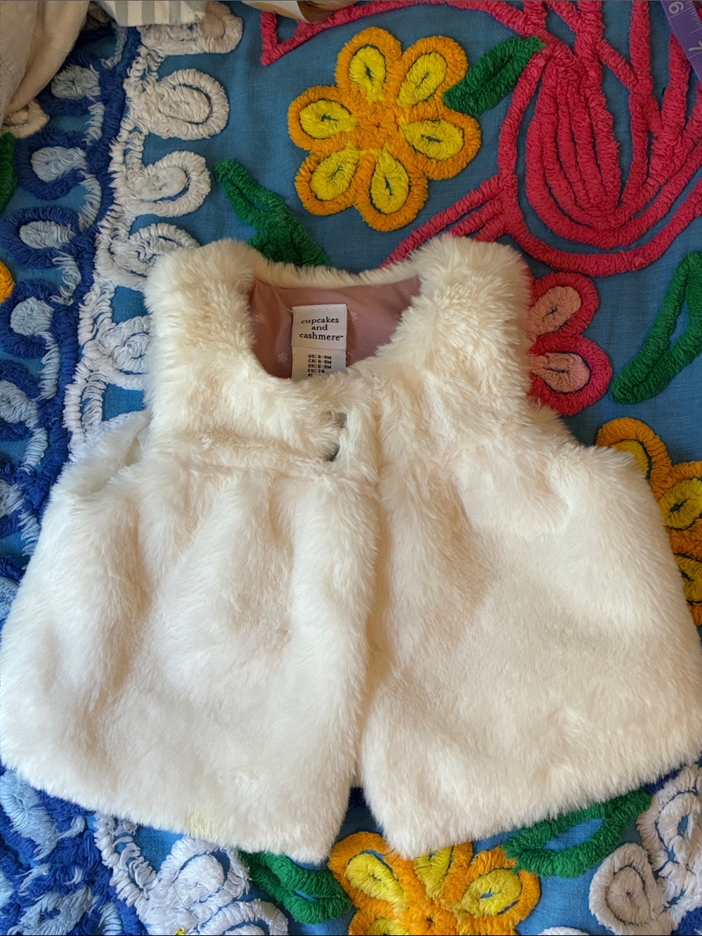 cupcakes & cashmere Kids Cream Faux Fur Vest 6-9 mos